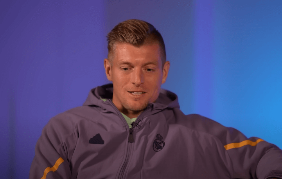 Kroos wziął udział w amatorskim turnieju. Od razu pokazał próbkę swoich umiejętności [WIDEO] Obraz wpisu