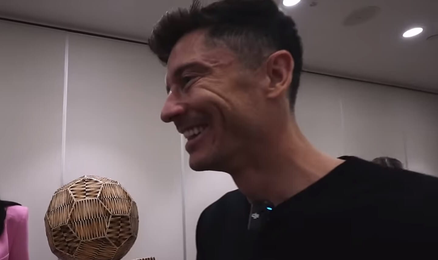 Nietypowy prezent dla Roberta Lewandowskiego. Jego wykonanie zajęło 308 godzin Obraz wpisu