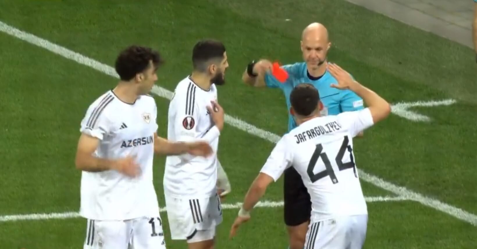 Kuriozalna sytuacja w Lidze Europy. Piłkarz cieszył się z anulowanej żółtej kartki, wtem… [WIDEO] Obraz wpisu