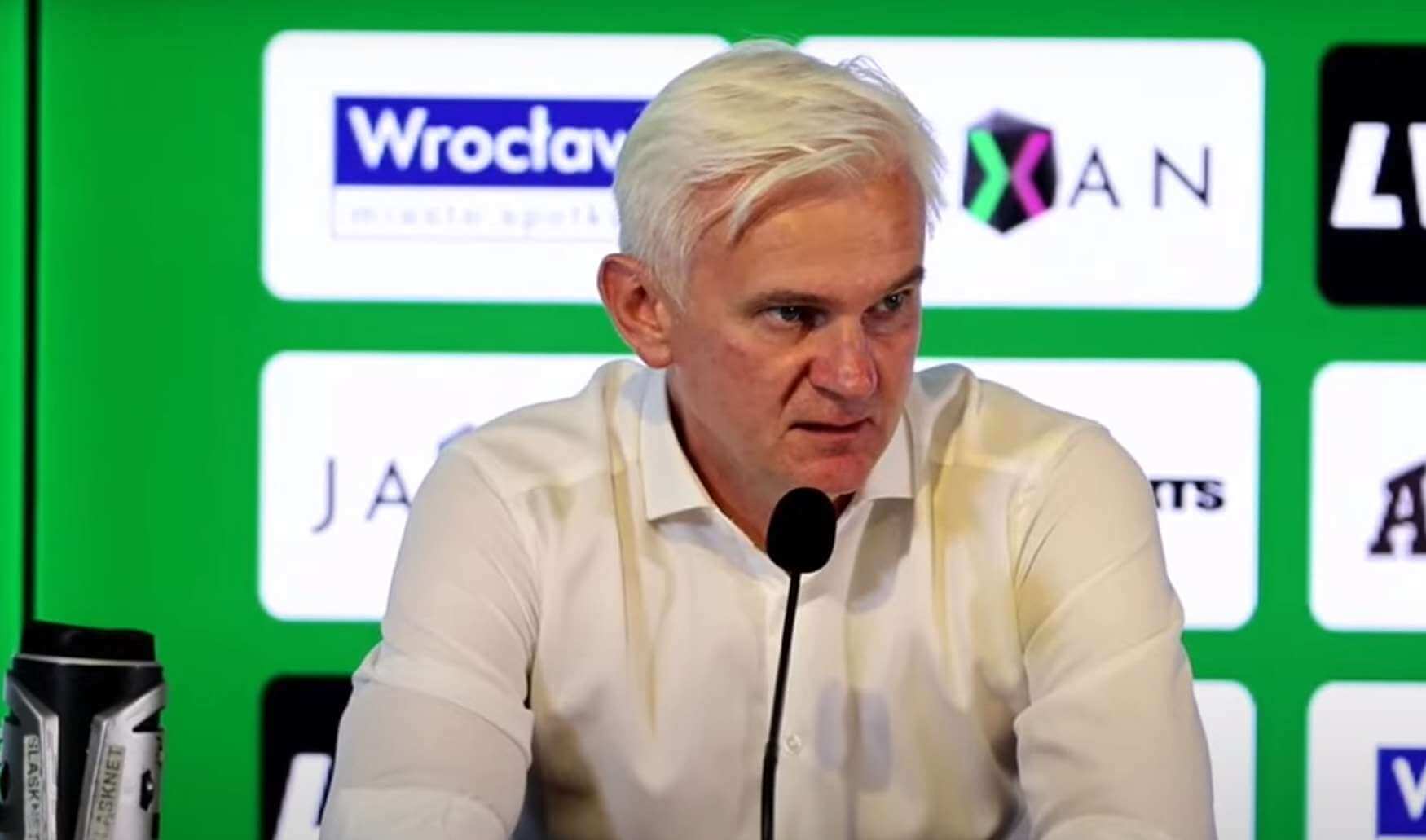 Jacek Magiera nie gryzł się w język po meczu z St. Gallen. Zapowiada protest. „Eliminować tego typu ludzi” Obraz wpisu