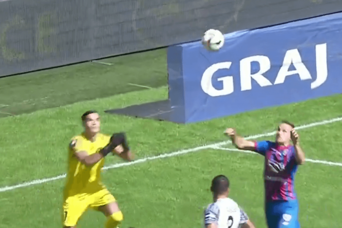 Komar znokautował piłkarza Piasta. Sędzia nawet nie zareagował [WIDEO] Obraz wpisu