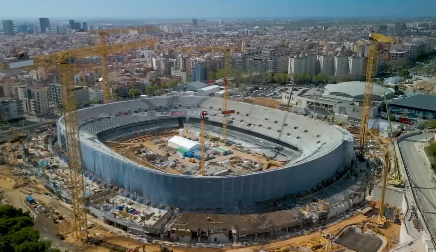 Bójka na budowie Camp Nou. 20 osób zostało pobitych Obraz wpisu