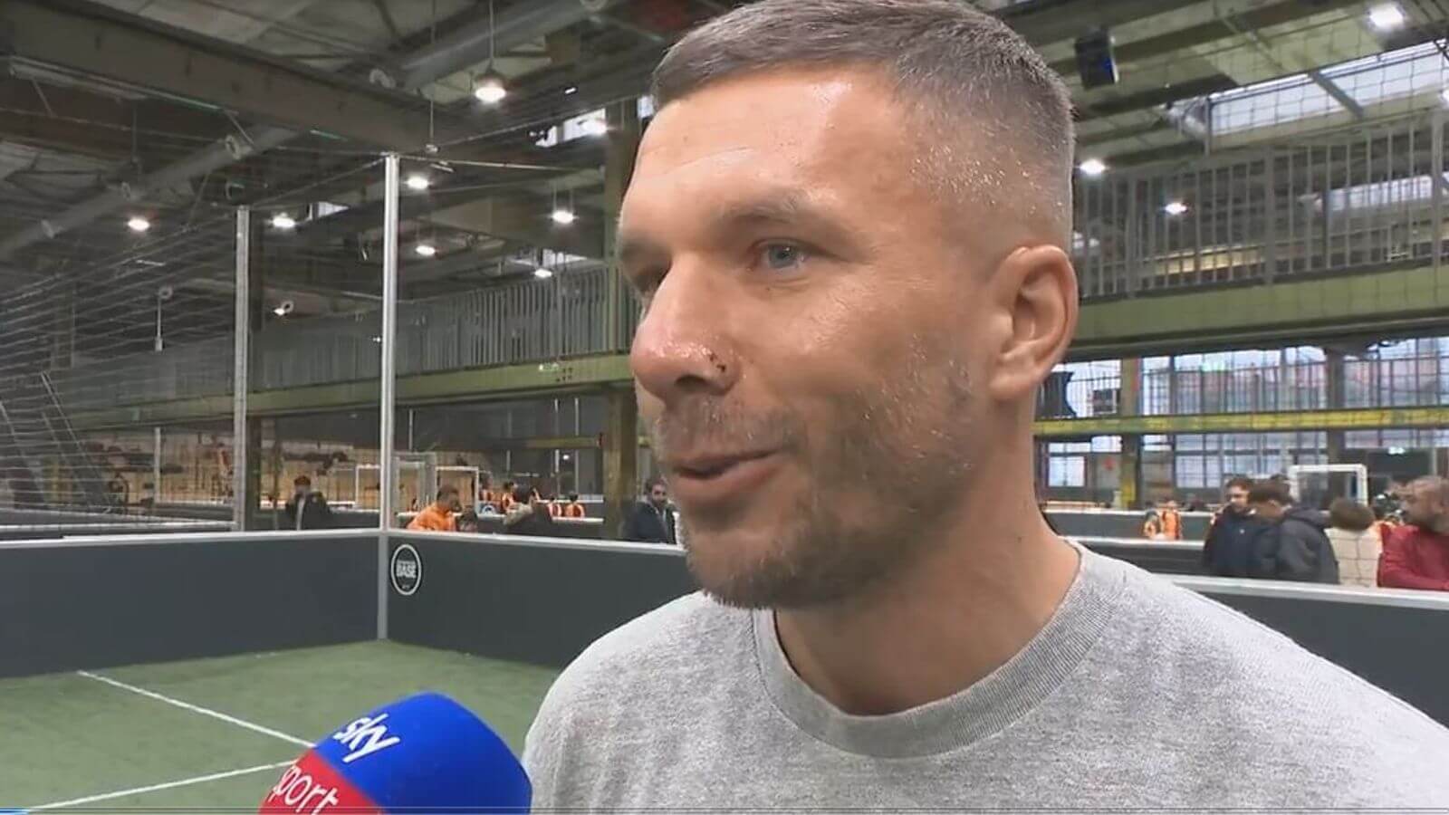 Lukas Podolski krytykowany za swój pożegnalny mecz. „Piłka nożna nie może być na sprzedaż!” Obraz wpisu