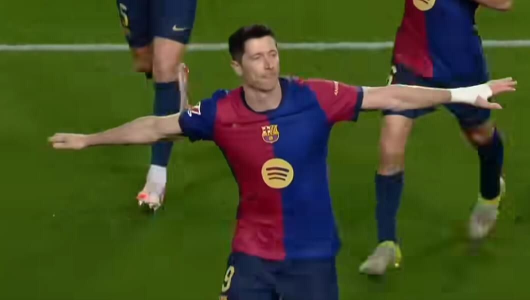 Hansi Flick ocenił Lewandowskiego po hat-tricku z Celtą. „Zobaczyłem innego Lewandowskiego” Obraz wpisu