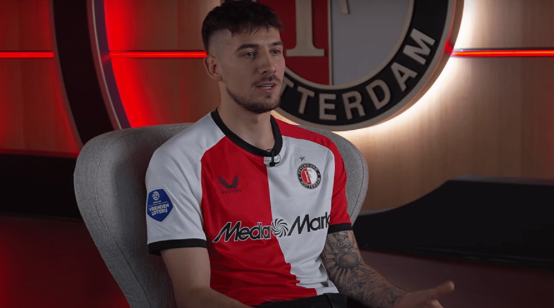 Moder zadebiutował w Feyenoordzie. Brutalna weryfikacja na tle Ajaxu Obraz wpisu