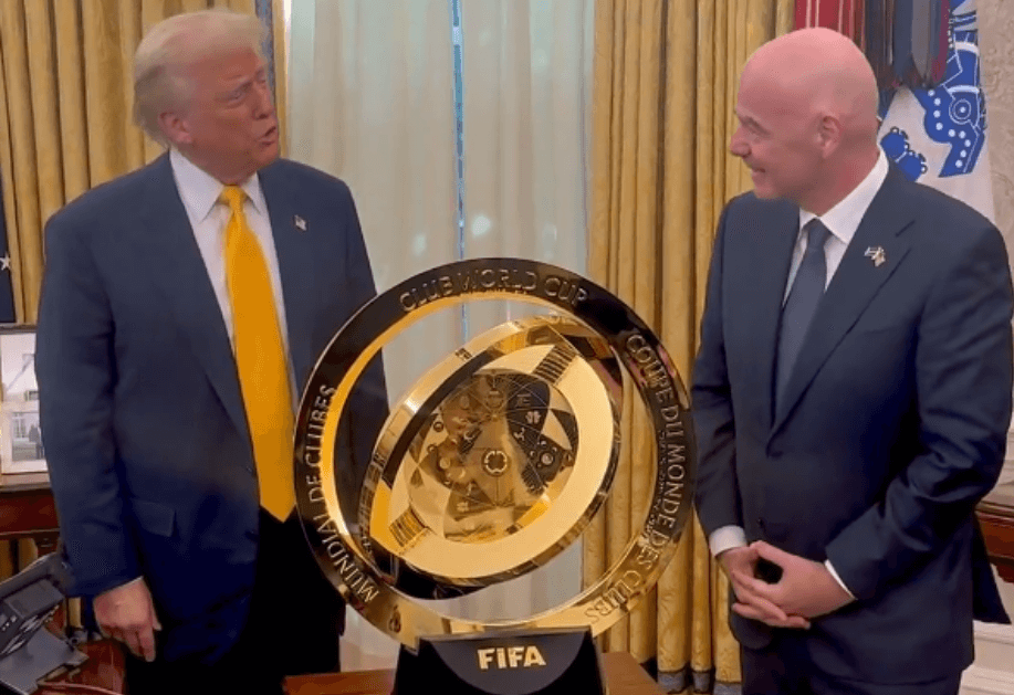 Infantino spotkał się z Trumpem. Zaprezentowali nowe trofeum KMŚ [WIDEO] Obraz wpisu