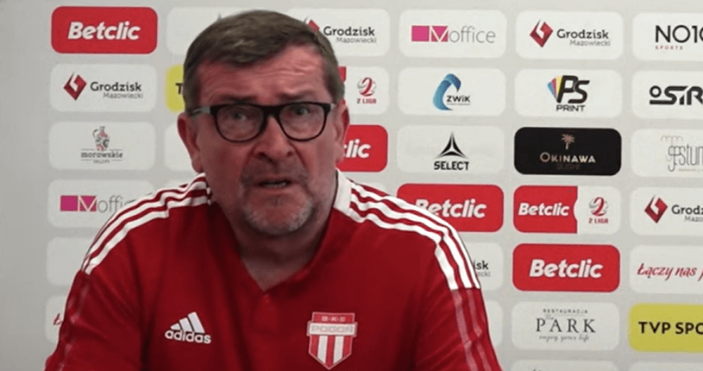 Marcin Sasal zwolniony z Pogoni Grodzisk Mazowiecki, mimo historycznego awansu. W tle alkohol i awantury Obraz wpisu