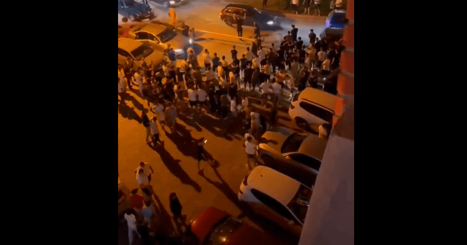 „Gorące” powitanie Jagiellonii w Serbii. Kibice Novi Pazar dali o sobie znać jeszcze przed meczem [WIDEO] Obraz wpisu