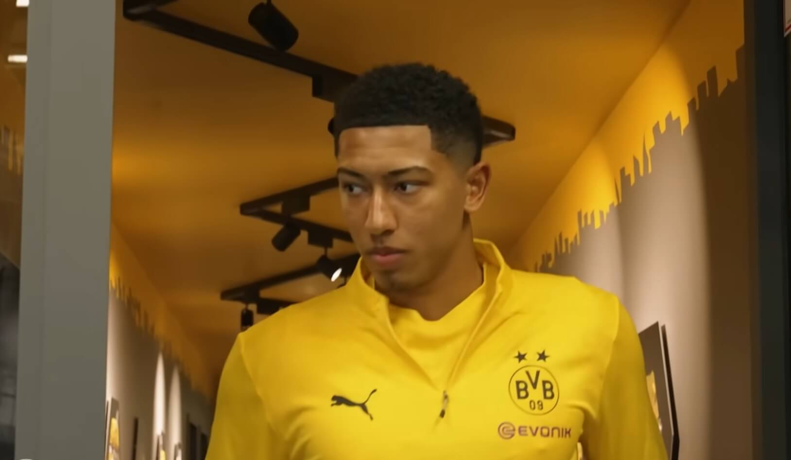 Debiut i szybka zmiana. Rodzina Jobe’a Bellinghama poskarżyła się sztabowi BVB Obraz wpisu