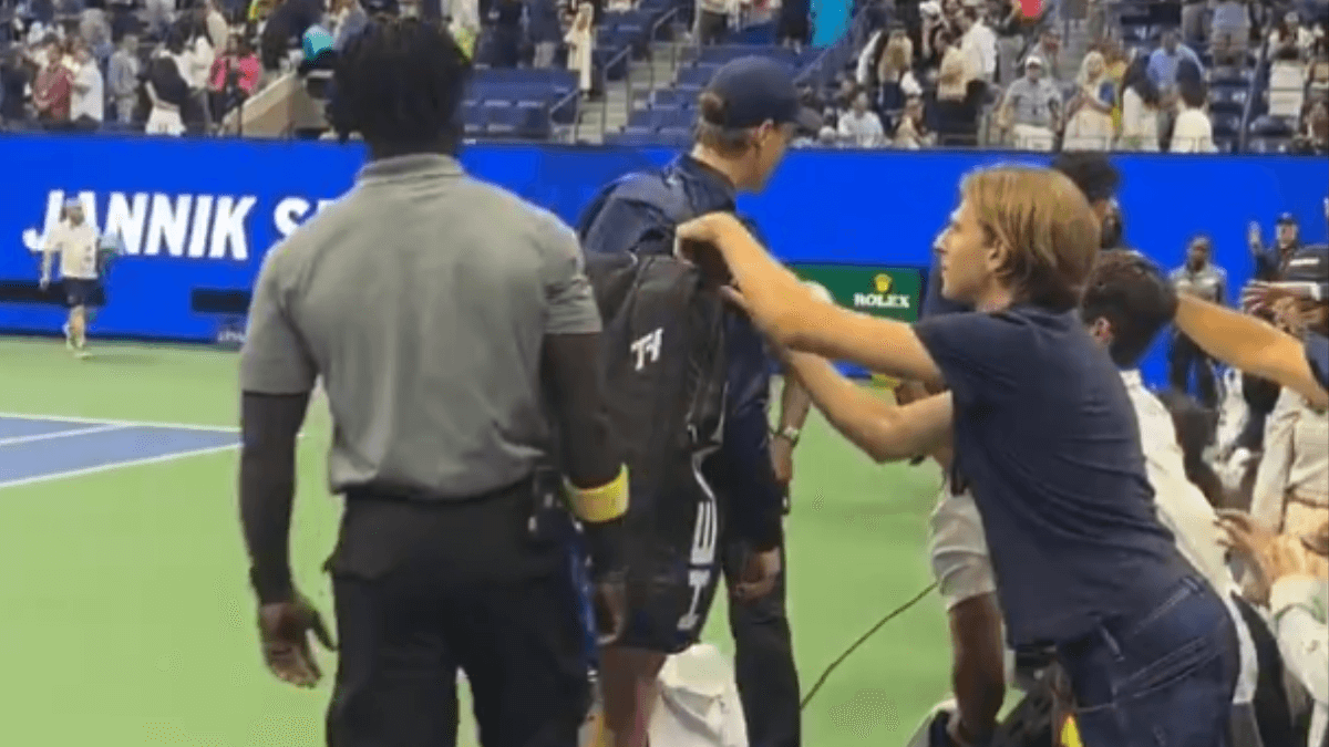 Kolejny skandal na US Open. Kibic chciał okraść Sinnera [WIDEO] Obraz wpisu