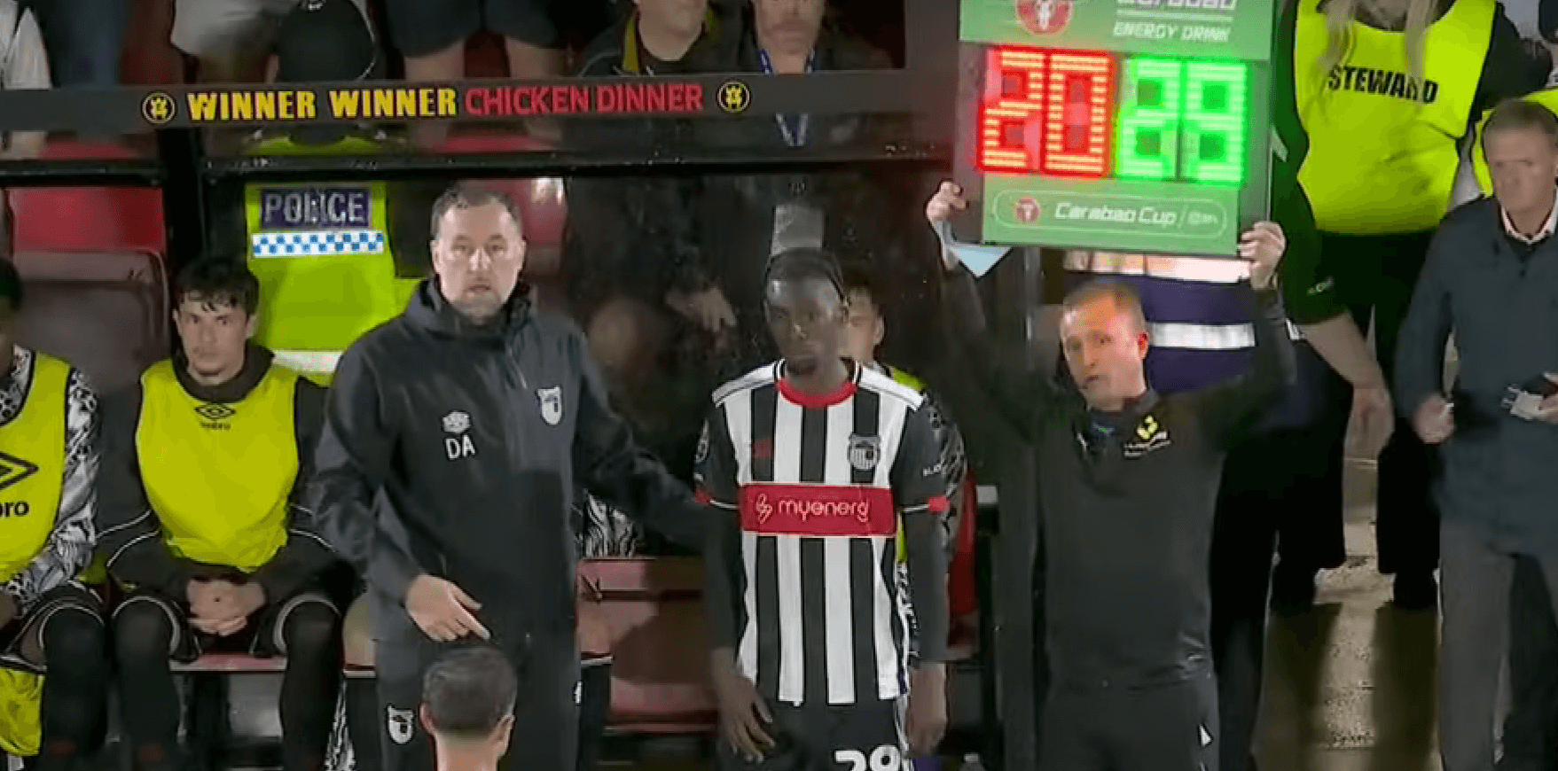 Grimsby Town ukarane po sensacyjnym wyeliminowaniu Manchesteru United. Zawodnik zarejestrowany… minutę po czasie Obraz wpisu