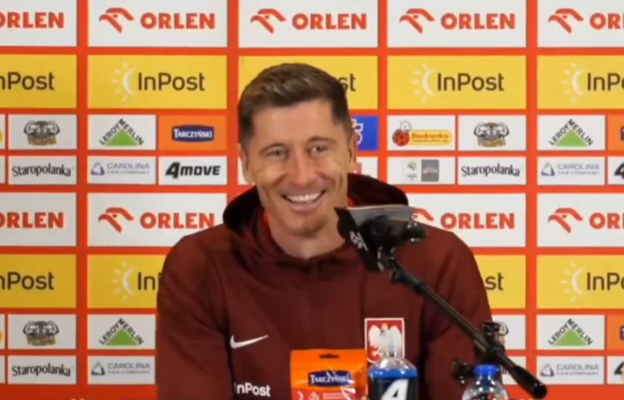 Łukasz Ciona skradł show na konferencji prasowej. Robert Lewandowski nie krył uśmiechu [WIDEO] Obraz wpisu