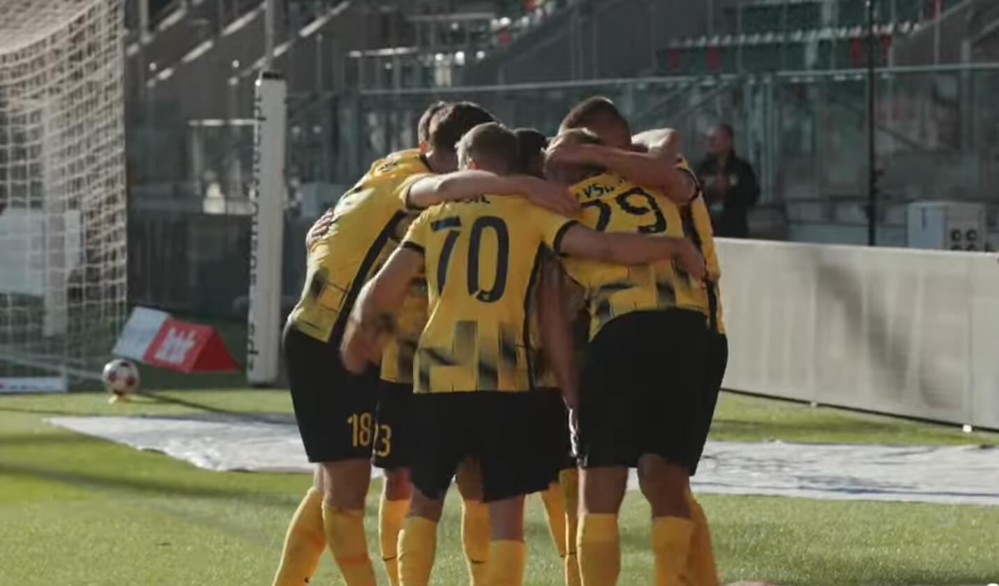 Wieczysta Kraków zmienia trenera! Chcą sprowadzić słynnego szkoleniowca Obraz wpisu