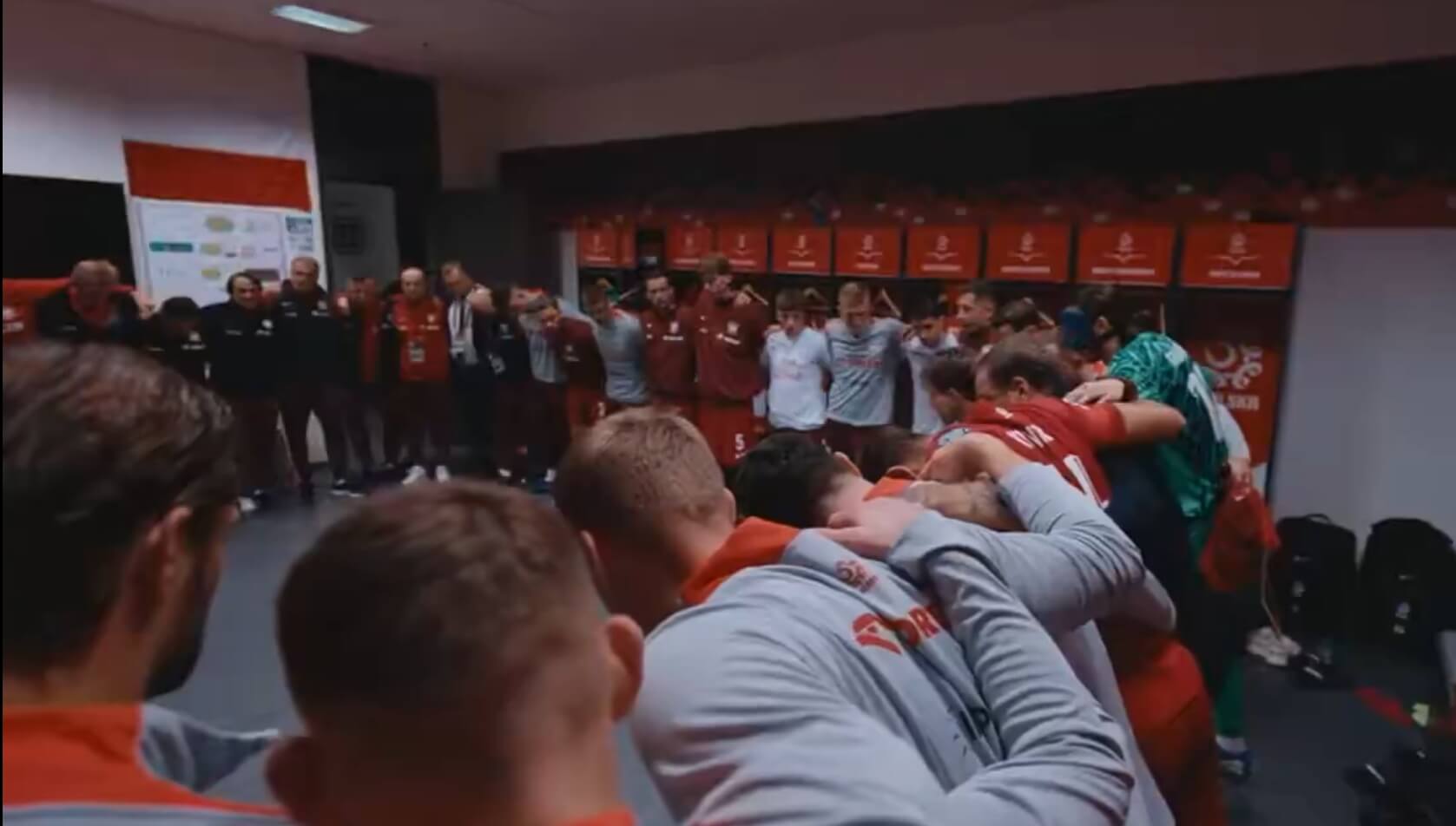 Mocna przemowa Jakuba Kamińskiego przed meczem z Holandią. „Ludzie się bili, żeby dostać bilety” [WIDEO] Obraz wpisu