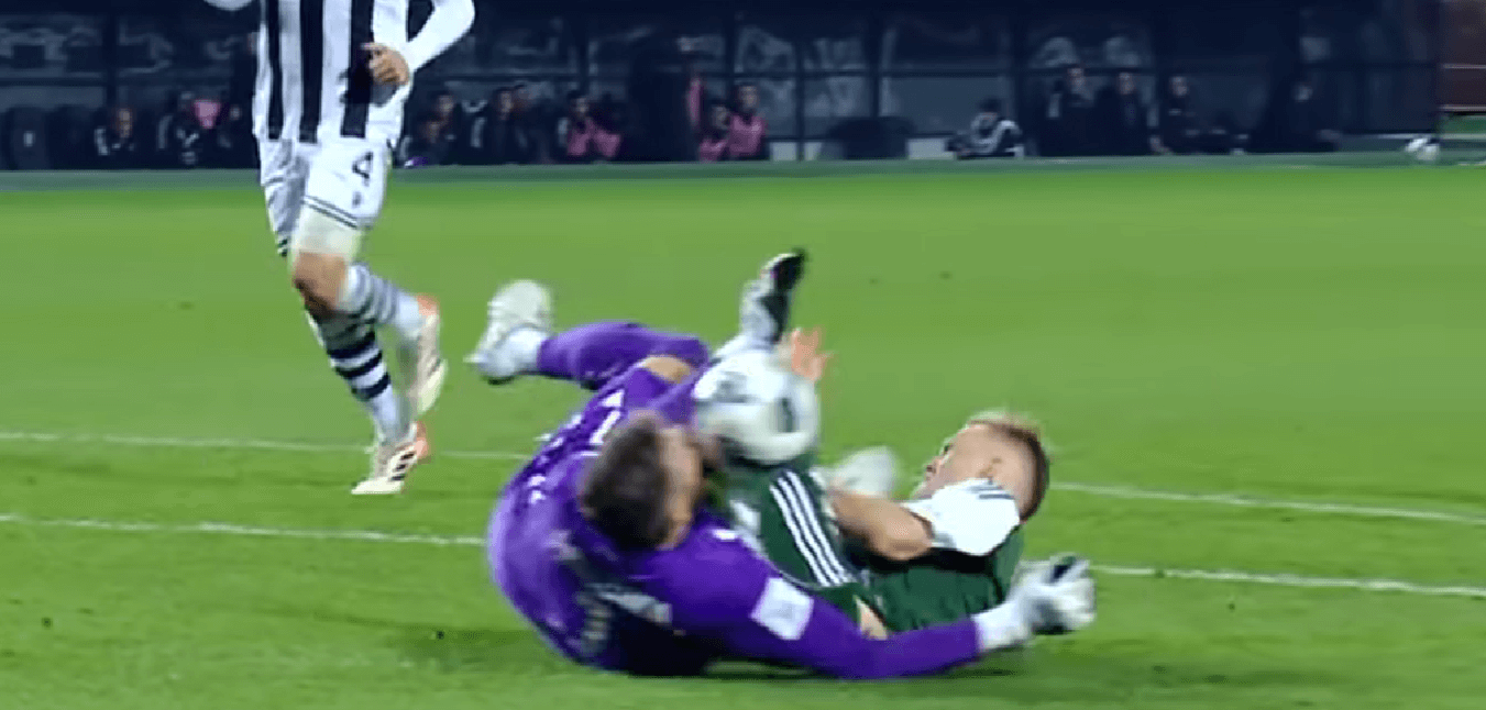 Brutalny faul Karola Świderskiego w Grecji. Spowodował groźną kontuzję bramkarza rywali Obraz wpisu
