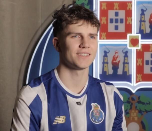 Szczegóły transferu Oskara Pietuszewskiego. Klauzula wykupu, prowizja dla agenta i wiele więcej Obraz wpisu