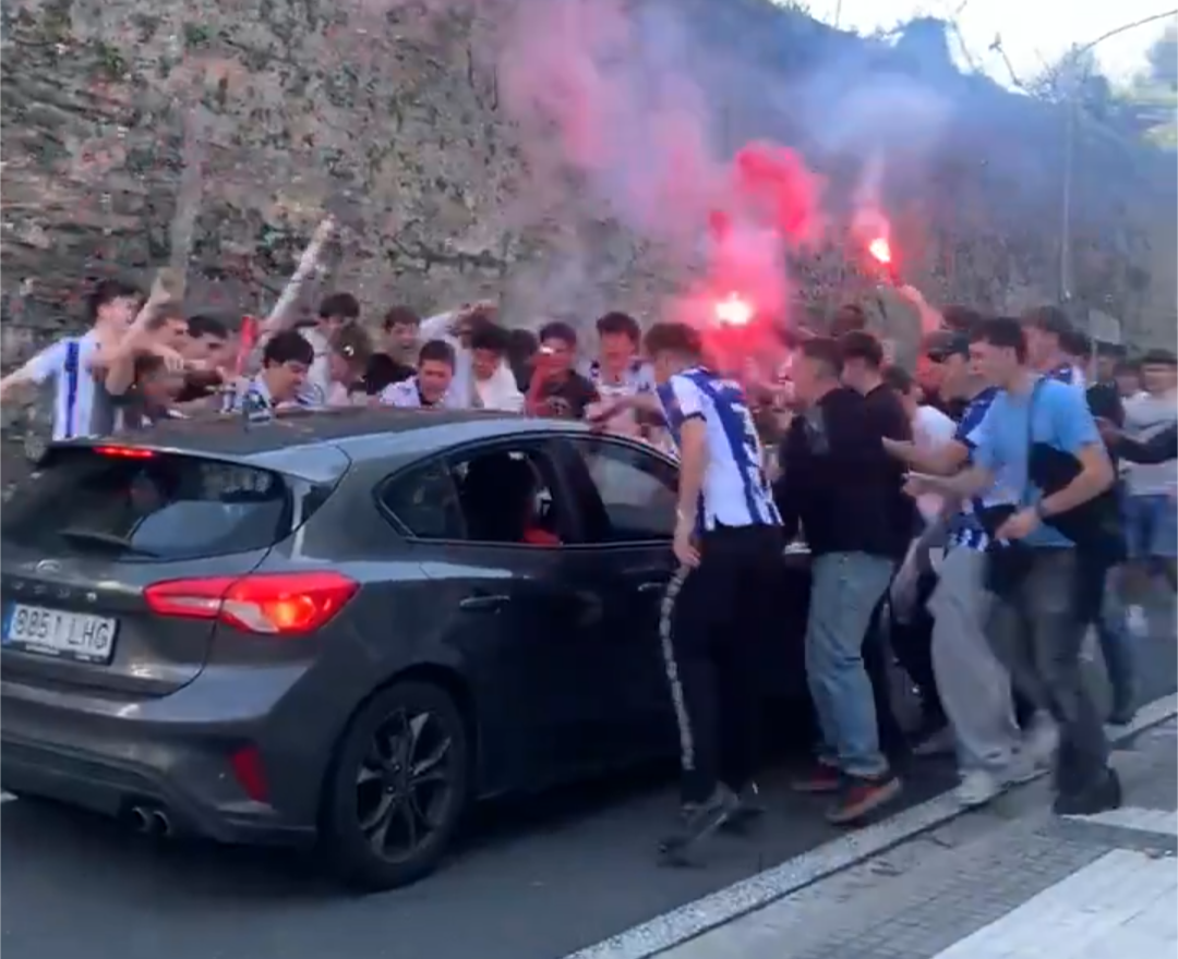 19-latek zadebiutował w Realu Sociedad! W drodze do domu spotkał swoich przyjaciół [WIDEO] Zdjęcie główne wpisu