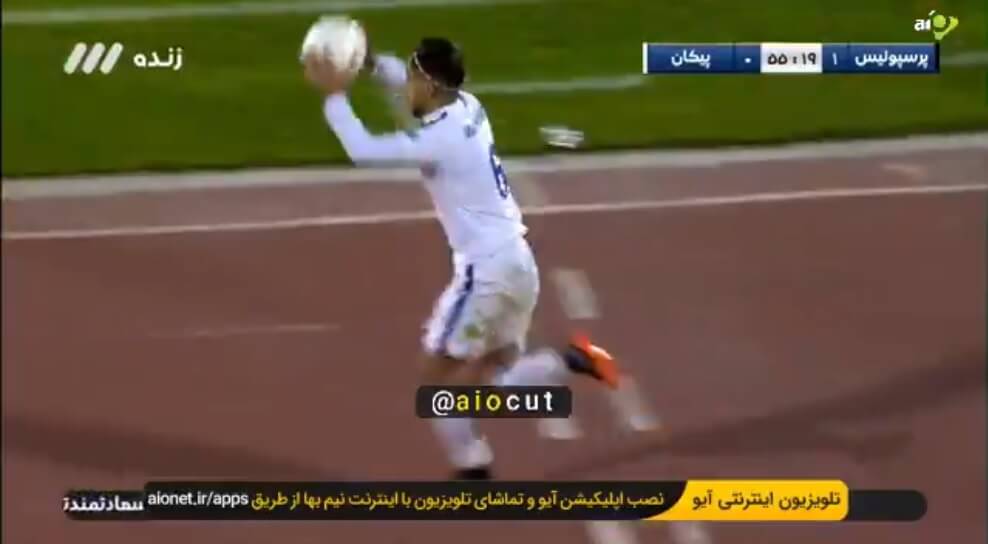Kosmiczny wyrzut piłki z autu w lidze irańskiej! Musicie to zobaczyć [WIDEO] Zdjęcie główne wpisu