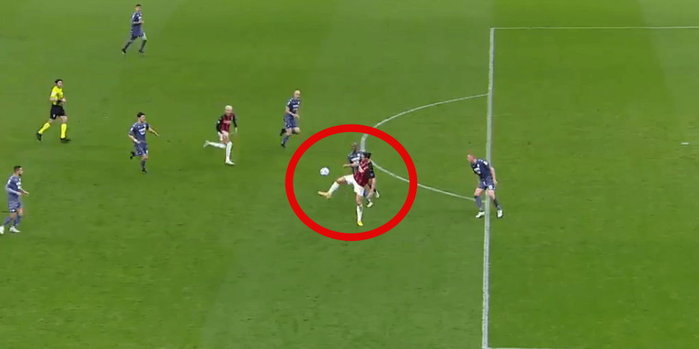 To mogła być asysta sezonu! Zlatan Ibrahimović zaczarował San Siro [WIDEO] Zdjęcie główne wpisu