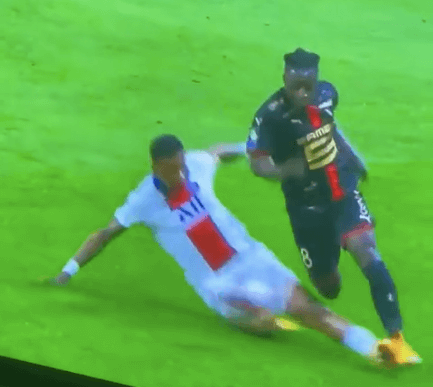 Irytacja w PSG. Bandycki faul Kimpembe [WIDEO] Zdjęcie główne wpisu
