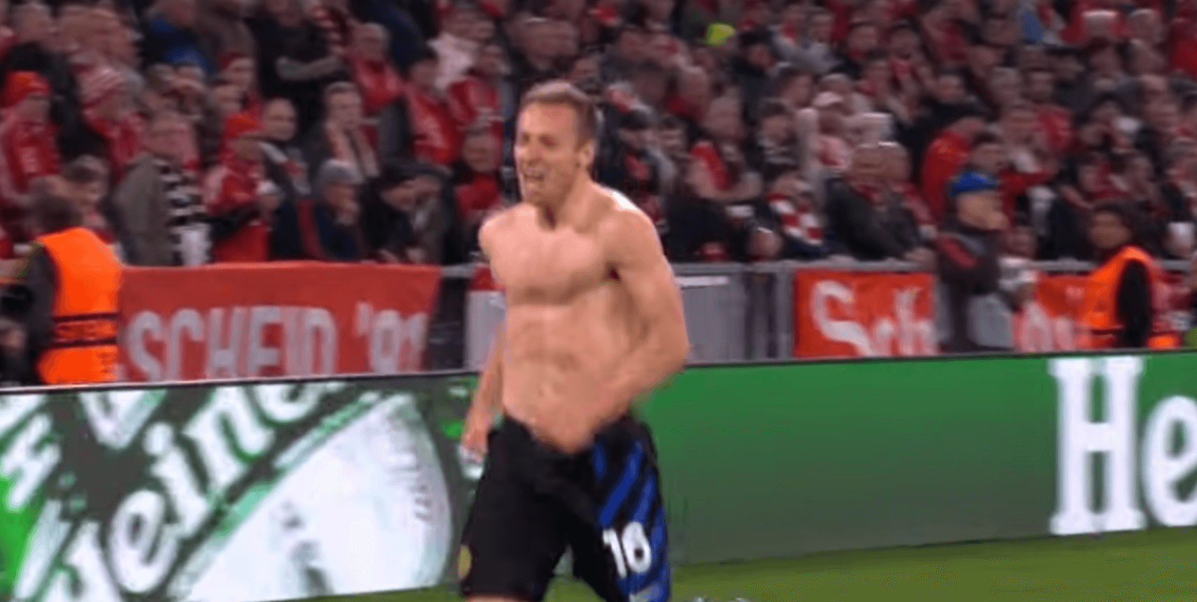 Tragedia bohatera Interu tuż przed meczem z Bayernem. Dlatego płakał po golu Zdjęcie główne wpisu