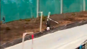 Dramatyczny upadek włoskiego skoczka. Wyglądało to bardzo źle [WIDEO] Zdjęcie główne wpisu