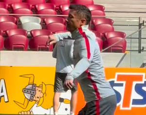 Lewandowski parodiuje Świderskiego podczas treningu reprezentacji Polski [WIDEO] Zdjęcie główne wpisu