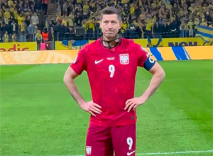 Robert Lewandowski podziękował kibicom. Smutne obrazki po meczu ze Szwecją [WIDEO] Zdjęcie główne wpisu